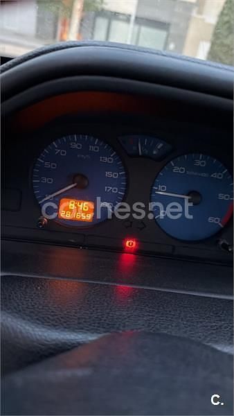 Usado Peugeot 106 58 CV (42 kW) 2003 Azul Utilitario