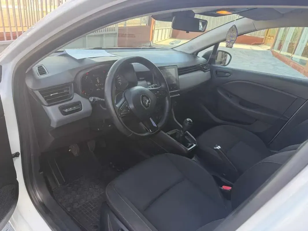 Usado Renault Clio Equilibre 101 CV (74 kW) 2022 Blanco Utilitario