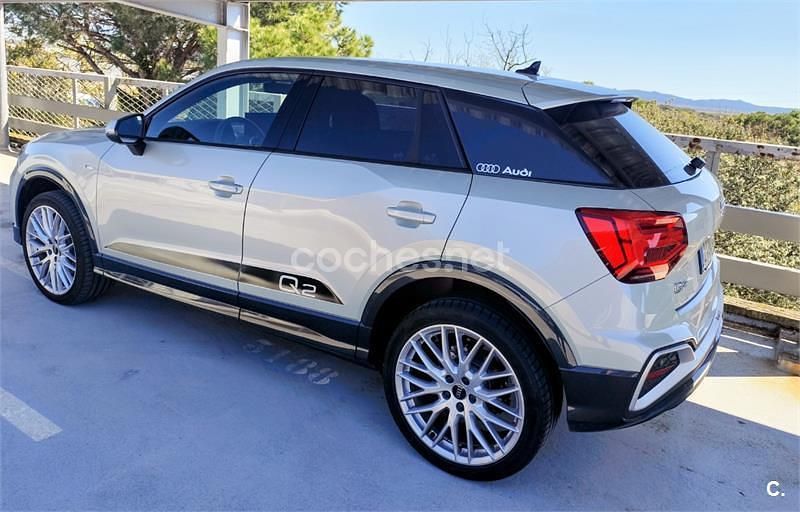 Usado Audi Q2 S-Line 150 CV (110 kW) 2025 Gris / plata SUV