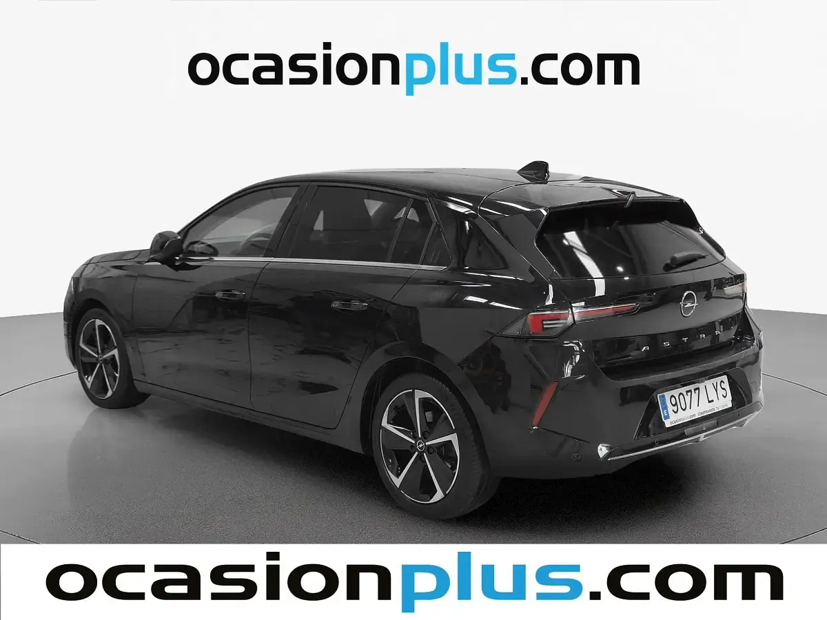 Usado Opel Astra Elegance 131 CV (96 kW) 2022 Negro Utilitario