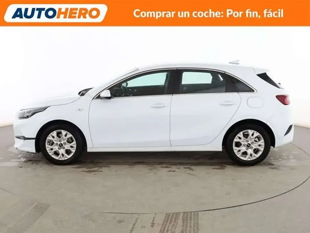 Usado Kia Ceed 101 CV (74 kW) 2023 Blanco Utilitario