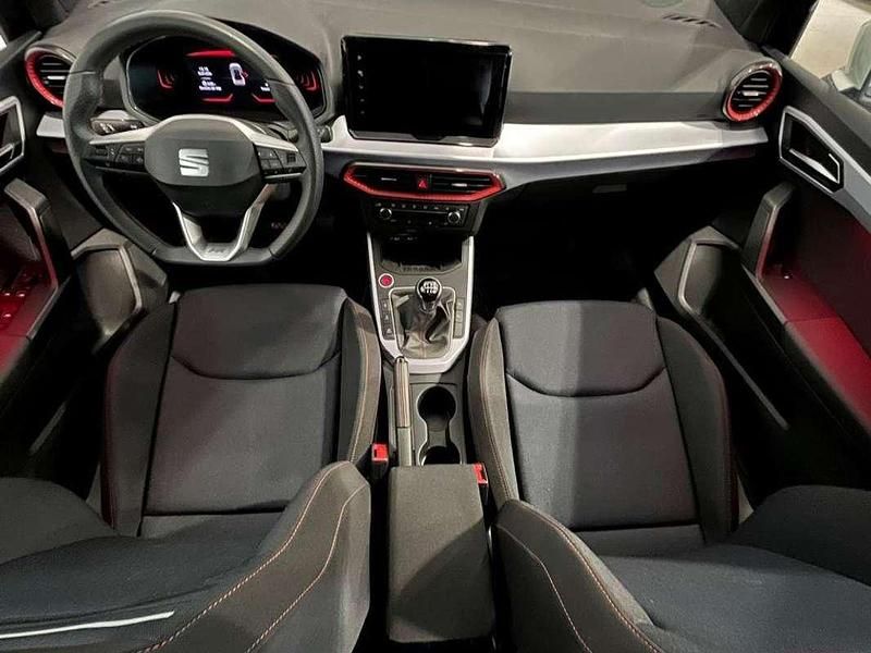 Usado Seat Arona FR 116 CV (85 kW) 2024 Gris SUV