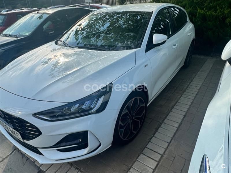 Blanco Usado 2023 Ford Focus ST-Line X Berlina | 21.000 € (Precio justo) - Imagen 1/4