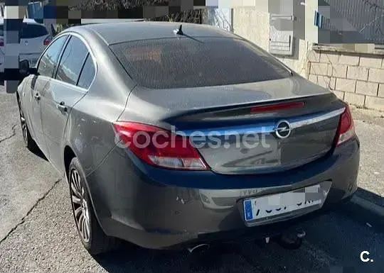 Usado Opel Insignia Essentia 130 CV (95 kW) 2010 Negro Berlina