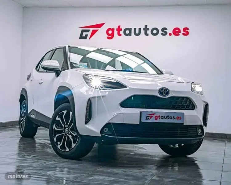 Usado Toyota Yaris Cross Active 116 CV (85 kW) 2022 Blanco SUV
