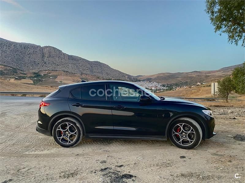 Negro Usado 2021 Alfa Romeo Stelvio Sprint SUV | 29.900 € (Precio justo) - Imagen 1/4