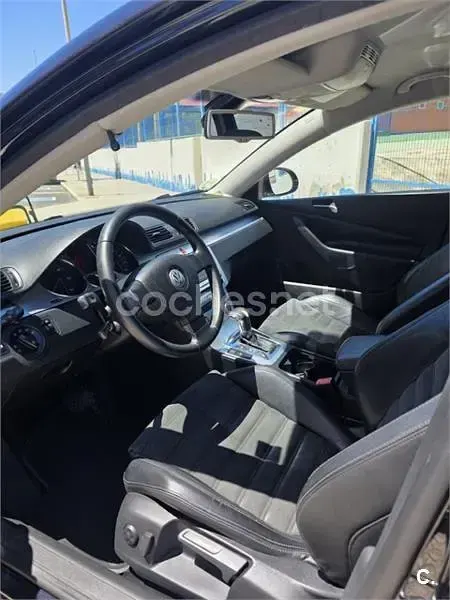 Usado VW Passat Individual 140 CV (102 kW) 2008 Negro Familiar