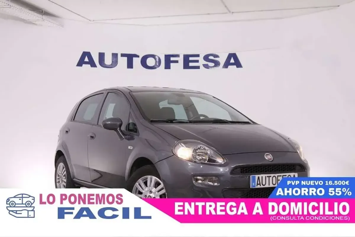 Usado Fiat Punto Lounge 69 CV (50 kW) 2017 Gris Utilitario
