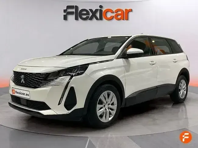 Usado Peugeot 5008 Allure 130 CV (95 kW) 2021 Blanco SUV