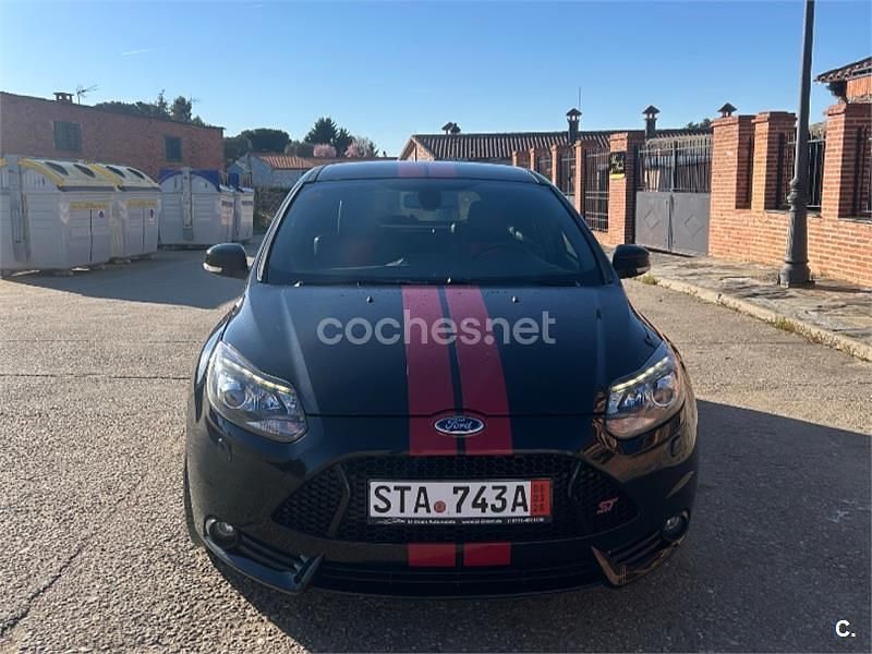 Usado Ford Focus ST 250 CV (183 kW) 2014 Negro Berlina