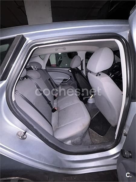 Usado Seat Ibiza Reference 80 CV (58 kW) 2010 Gris / plata Berlina