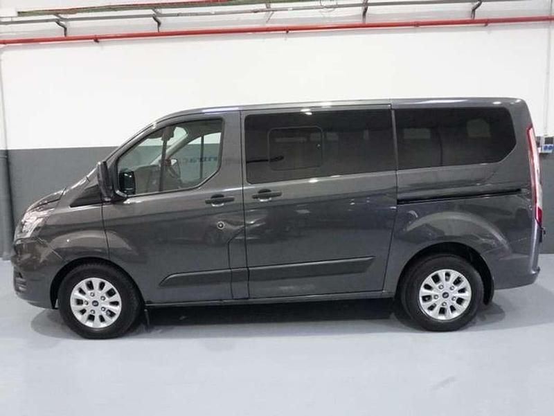 Usado Ford Transit Custom 131 CV (96 kW) 2023 Gris Familiar