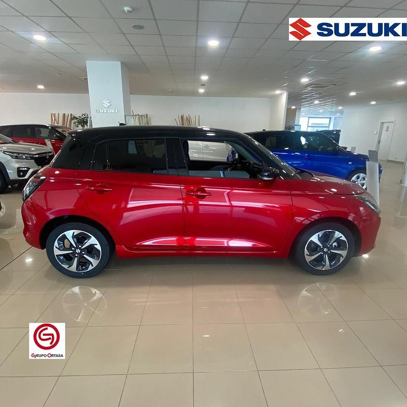 Nuevo Suzuki Swift 83 CV (61 kW) 2025 Rojo Utilitario