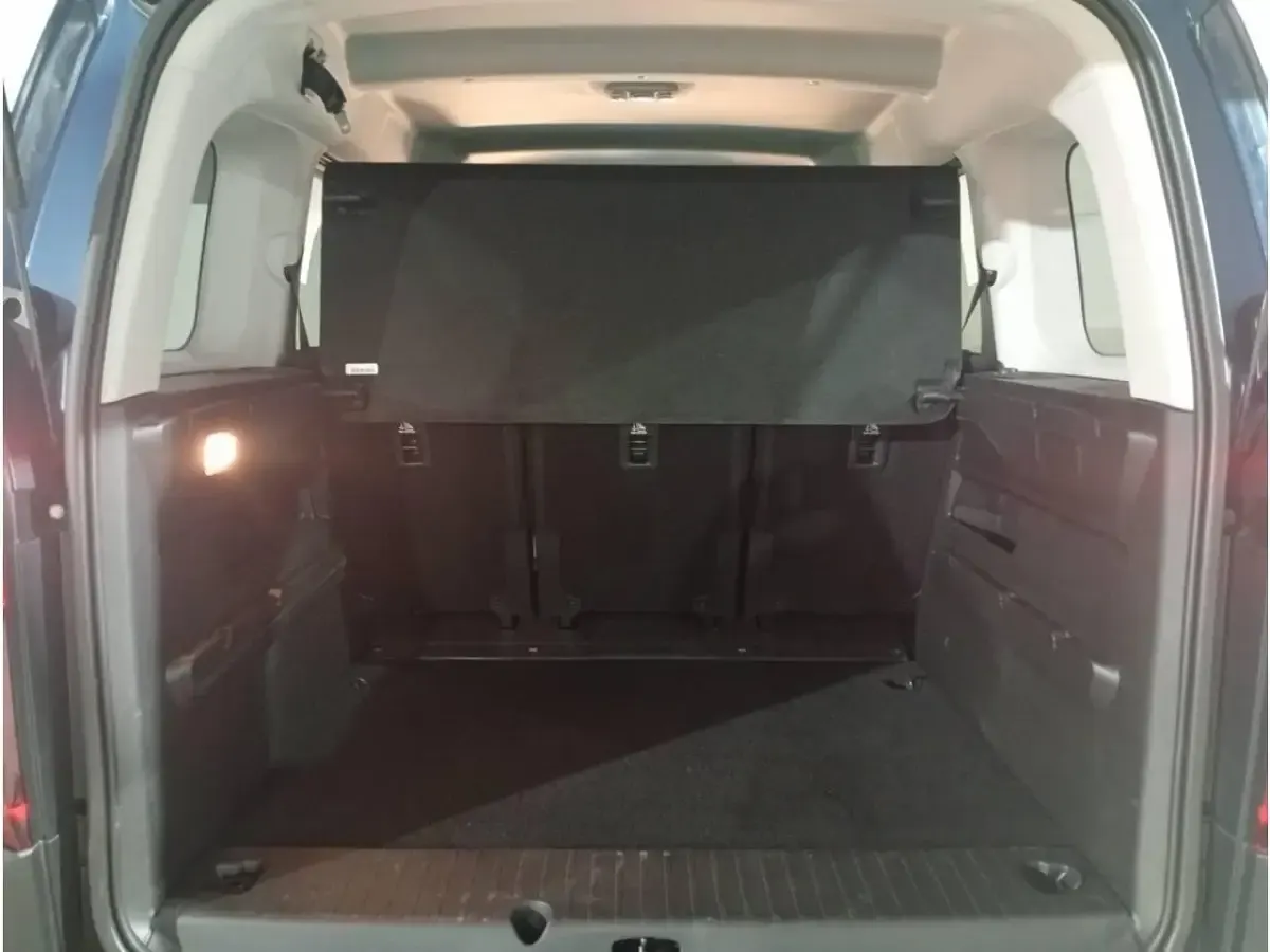 Usado Citroën e-Berlingo 100 kW (136 CV) 2024 Azul Monovolumen