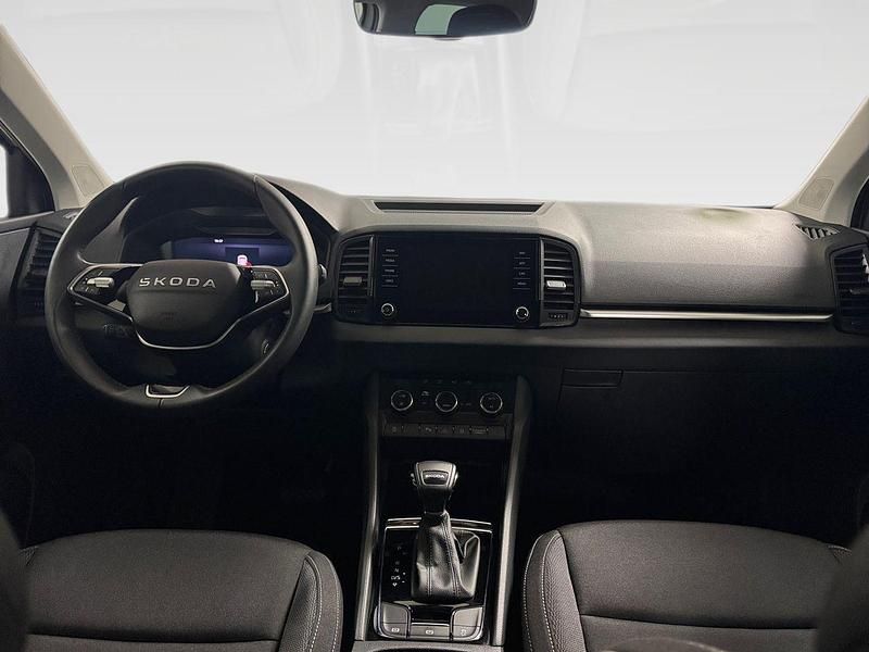 Usado Skoda Karoq Selection 150 CV (110 kW) 2025 Blanco SUV