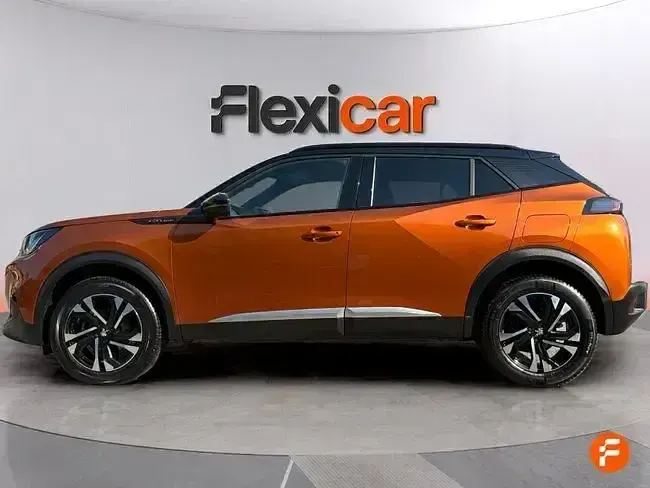 Usado Peugeot 2008 Allure 130 CV (95 kW) 2020 Naranja SUV