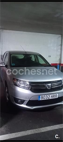 Usado Dacia Sandero Ambiance 75 CV (55 kW) 2013 Gris / plata Berlina
