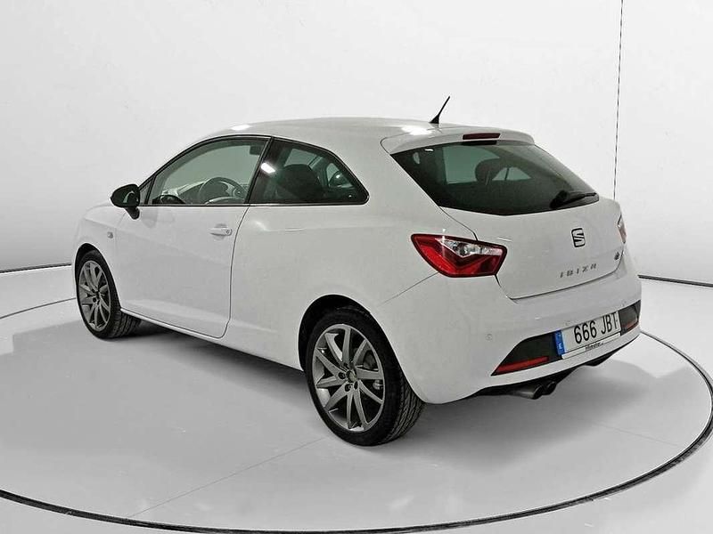 Usado Seat Ibiza SC FR 106 CV (77 kW) 2014 Blanco Utilitario