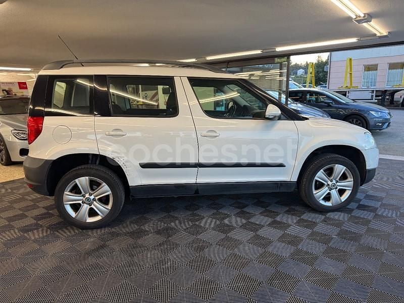 Usado Skoda Yeti Ambition 105 CV (77 kW) 2011 Blanco SUV