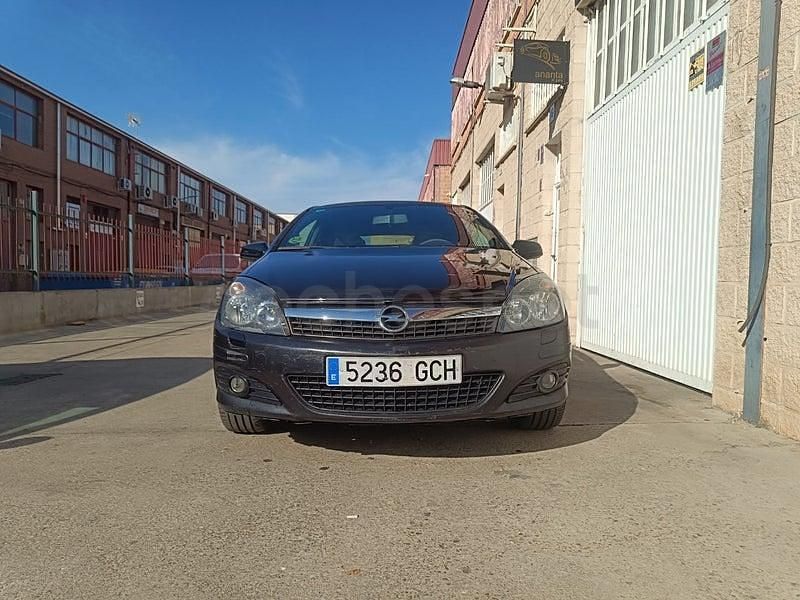 Usado Opel Astra GTC Sport 120 CV (88 kW) 2008 Negro Berlina