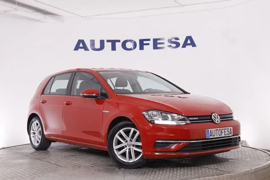Usado VW Golf VIII 130 CV (95 kW) 2020 Rojo