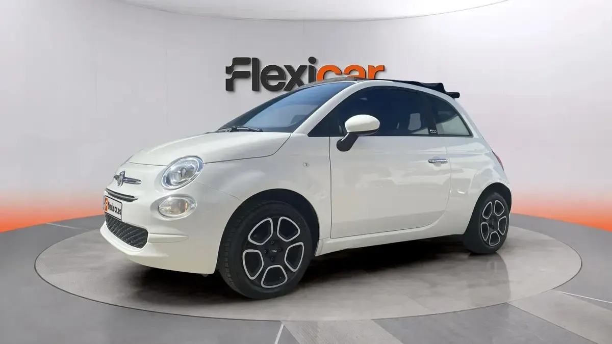 Usado Fiat 500 Club 71 CV (52 kW) 2023 Blanco Descapotable