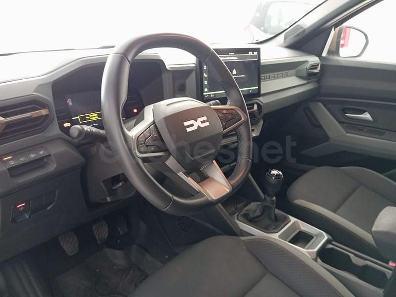 Usado Dacia Duster Extreme 130 CV (95 kW) 2025 Gris / plata SUV