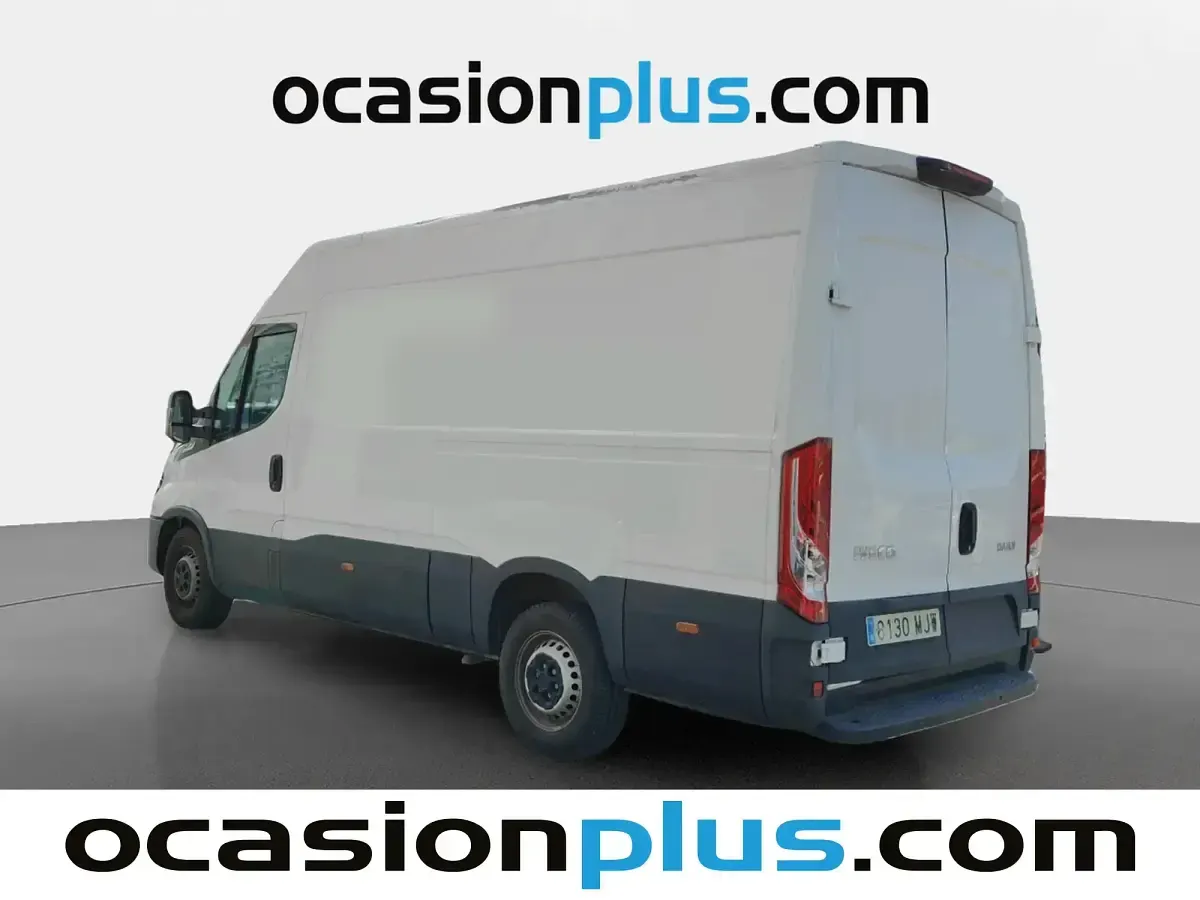 Usado Iveco Daily 156 CV (114 kW) 2023 Blanco Berlina