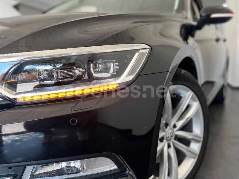 Usado VW Passat Sportline 150 CV (110 kW) 2019 Negro Familiar