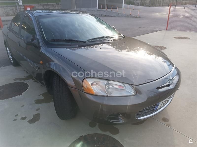Marrón Usado 2001 Chrysler Sebring Berlina | 2000 € - Imagen 1/4