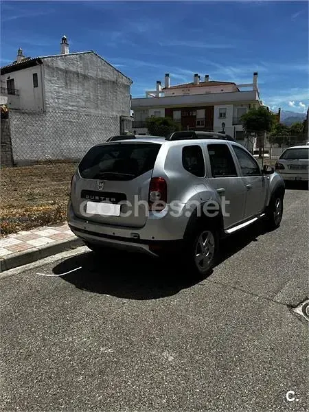 Usado Dacia Duster Lauréate 110 CV (80 kW) 2013 Gris / plata SUV