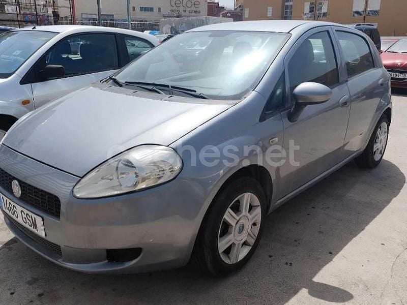 Usado Fiat Grande Punto Dynamic 77 CV (56 kW) 2008 Gris / plata Utilitario