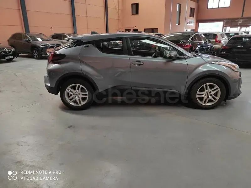 Usado Toyota C-HR Advance 122 CV (89 kW) 2023 Gris SUV