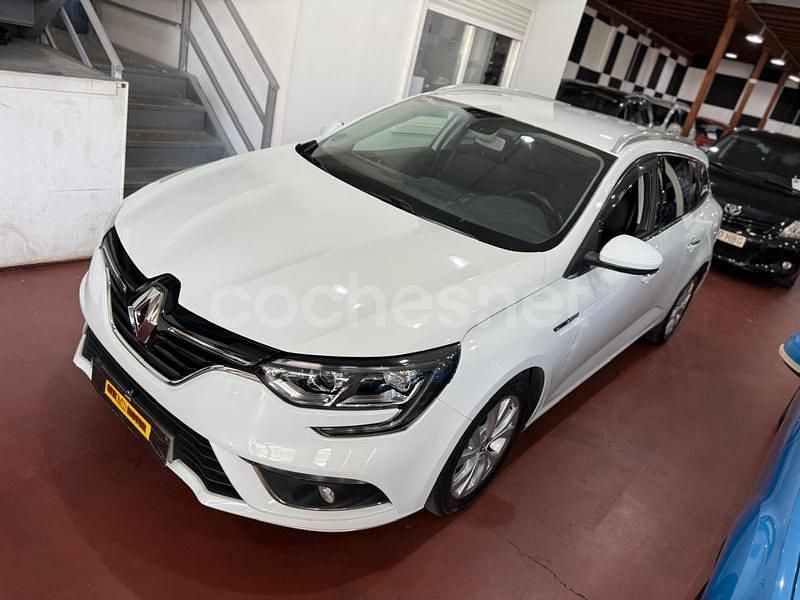 Usado Renault Mégane GrandTour Business 95 CV (69 kW) 2020 Blanco Familiar