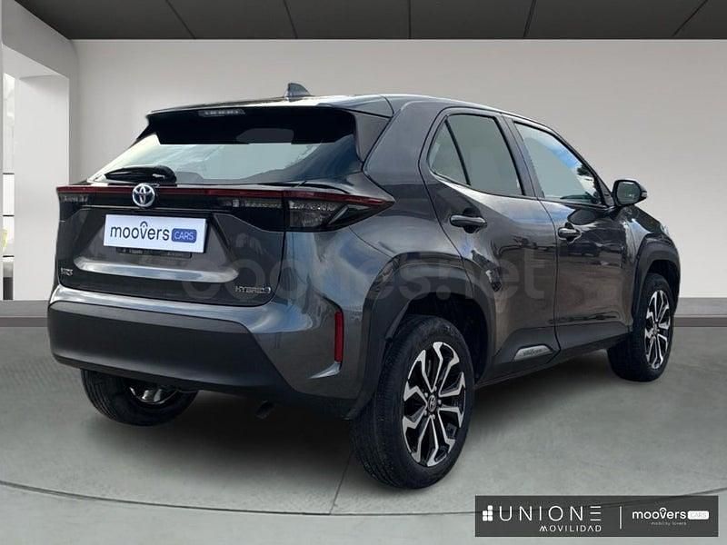 Usado Toyota Yaris Cross Active 116 CV (85 kW) 2024 Gris / plata SUV