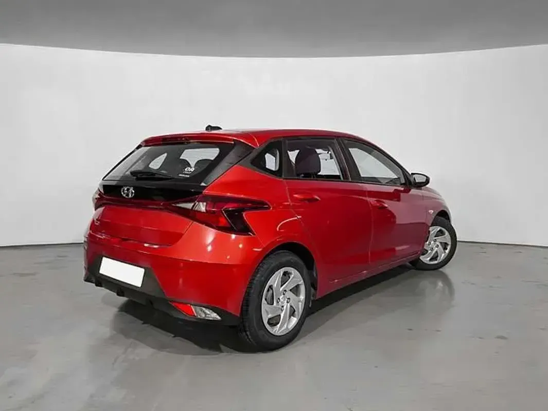 Usado Hyundai i20 84 CV (61 kW) 2022 Rojo Utilitario
