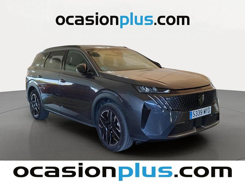 Usado Peugeot 5008 Allure 136 CV (100 kW) 2025 Gris SUV