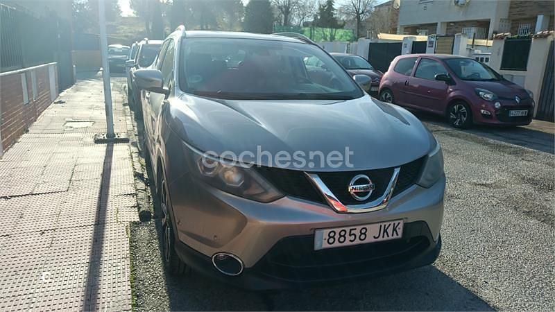 Usado Nissan Qashqai Tekna 110 CV (80 kW) 2015 Gris / plata SUV