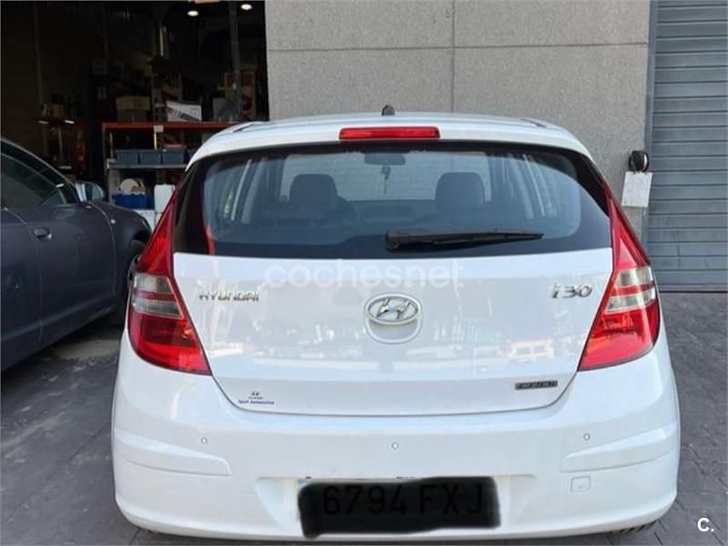 Usado Hyundai i30 Sport 115 CV (84 kW) 2007 Blanco Berlina