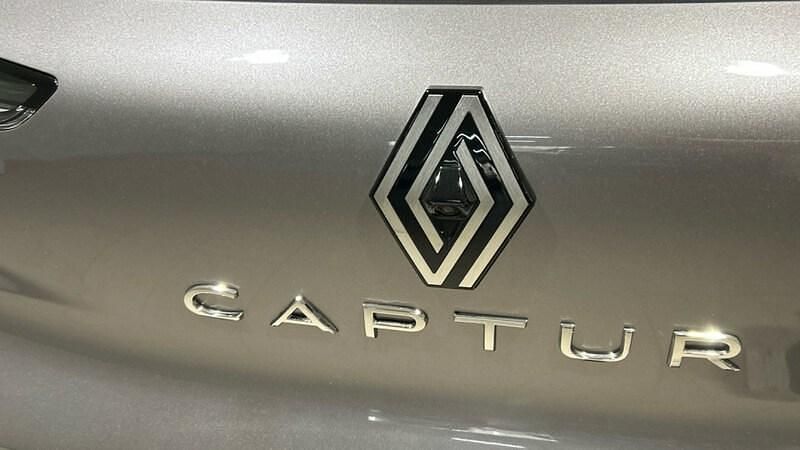 Nuevo Renault Captur Techno 145 CV (106 kW) 2025 Gris SUV