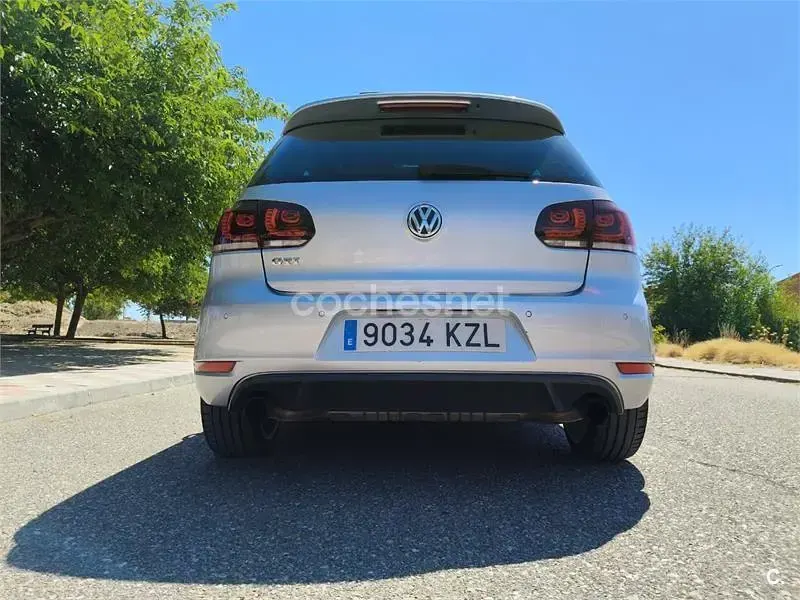 Usado VW Golf VII GTI 235 CV (172 kW) 2012 Gris / plata Berlina