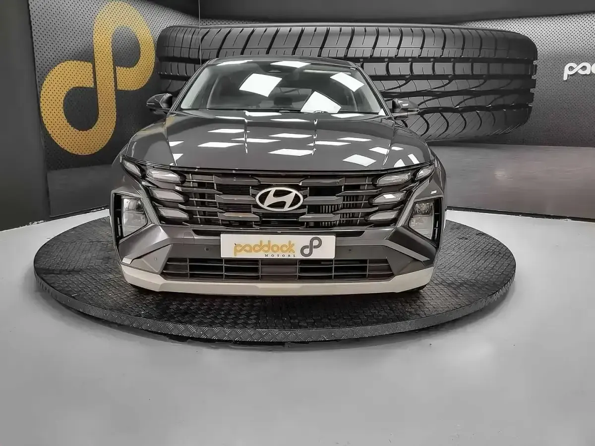 Usado Hyundai Tucson 215 CV (158 kW) 2025 Gris SUV