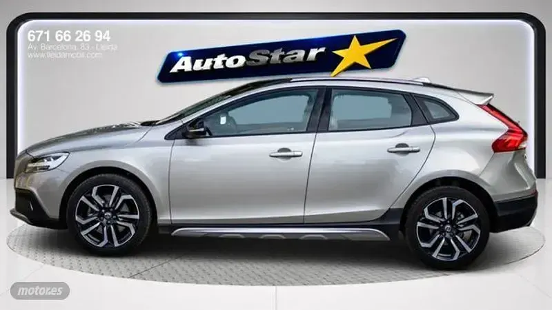 Usado Volvo V40 CC Pro 152 CV (111 kW) 2017 Plateado Familiar