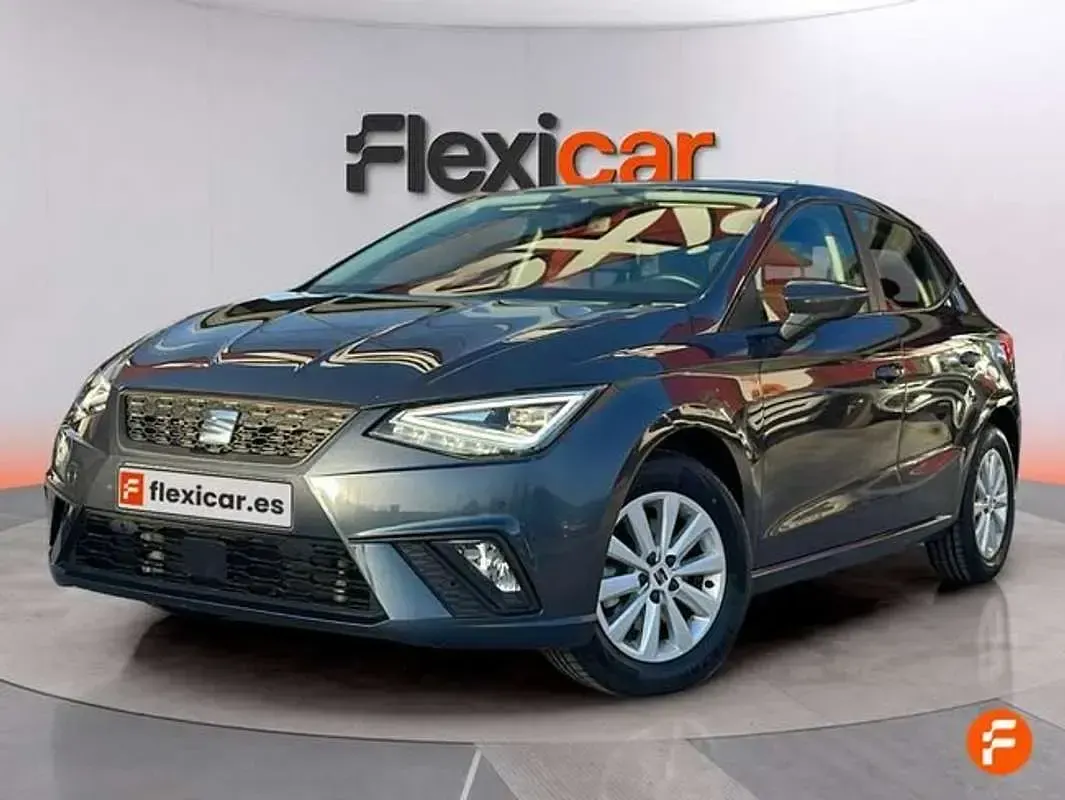 Usado Seat Ibiza Style 80 CV (58 kW) 2023 Gris Utilitario