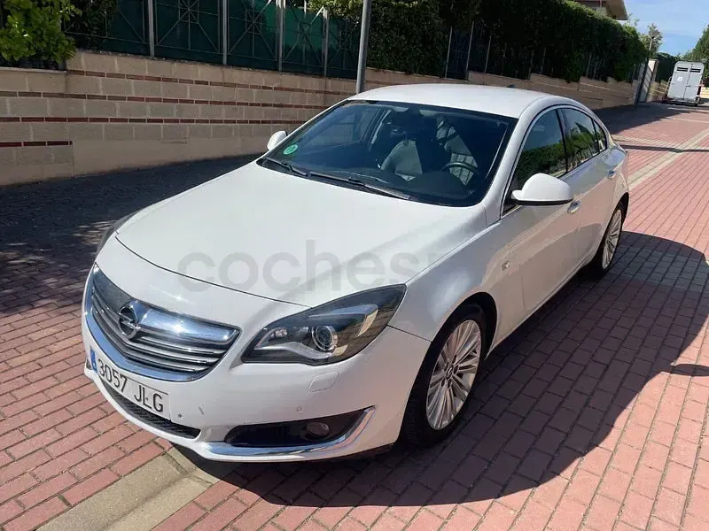 Usado Opel Insignia Selective 136 CV (100 kW) 2016 Blanco Berlina