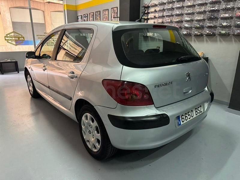 Usado Peugeot 307 110 CV (80 kW) 2002 Gris / plata Berlina
