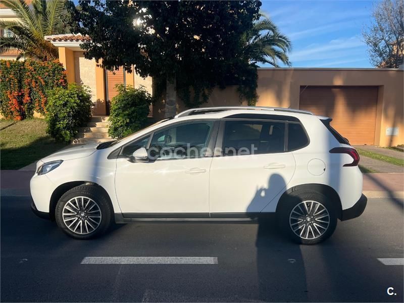 Usado Peugeot 2008 Style 82 CV (60 kW) 2018 Blanco SUV