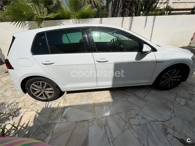 Usado VW Golf VII Advance 130 CV (95 kW) 2018 Blanco Berlina