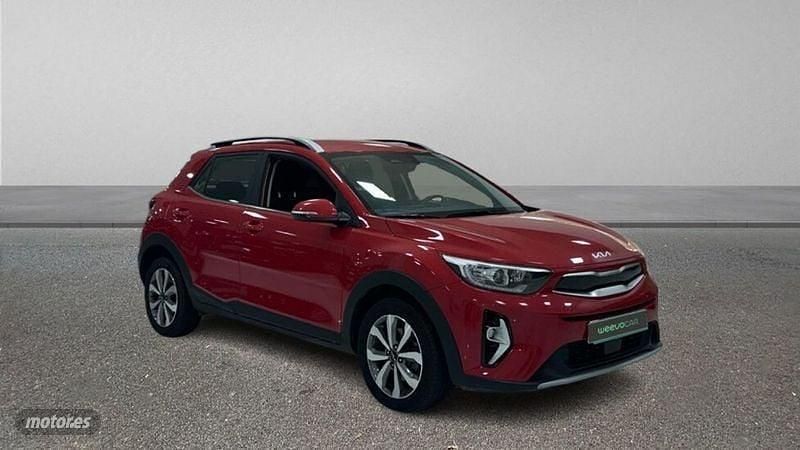 Usado Kia Stonic 100 CV (73 kW) 2024 Rojo SUV