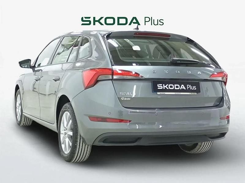 Usado Skoda Scala Active 110 CV (80 kW) 2022 Utilitario